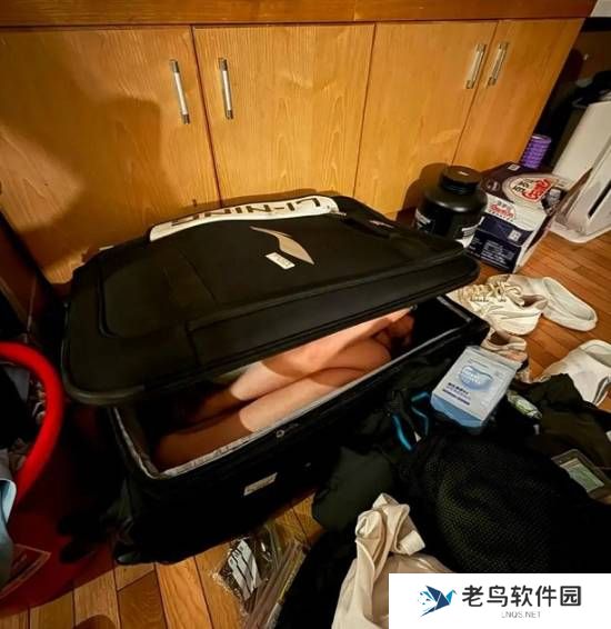 CBA球员把女友装行李箱带进宿舍!通宵补课后被禁赛